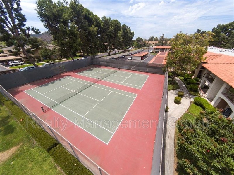 $2,000- 1 Bed / 1 Bath Condo located in Mission Plaza Complex in Mission Valley property image
