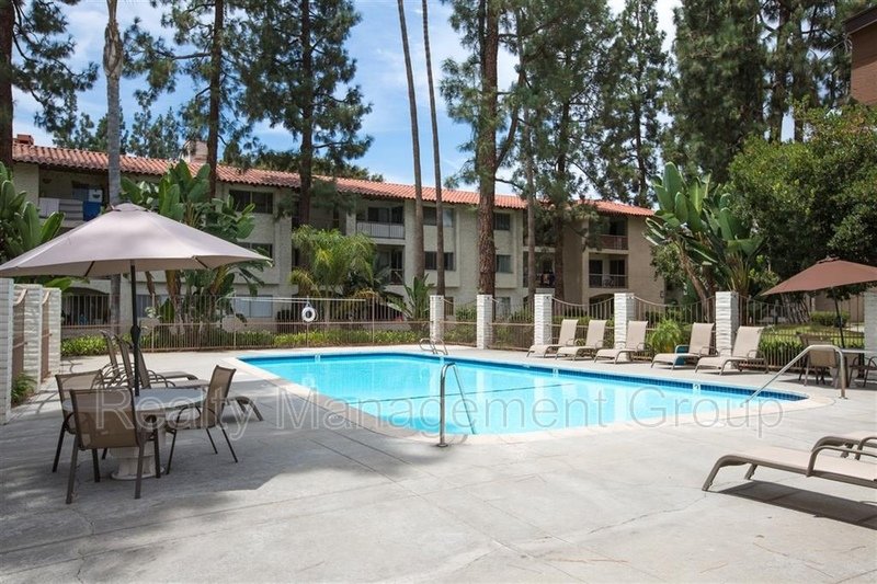 $2,000- 1 Bed / 1 Bath Condo located in Mission Plaza Complex in Mission Valley property image