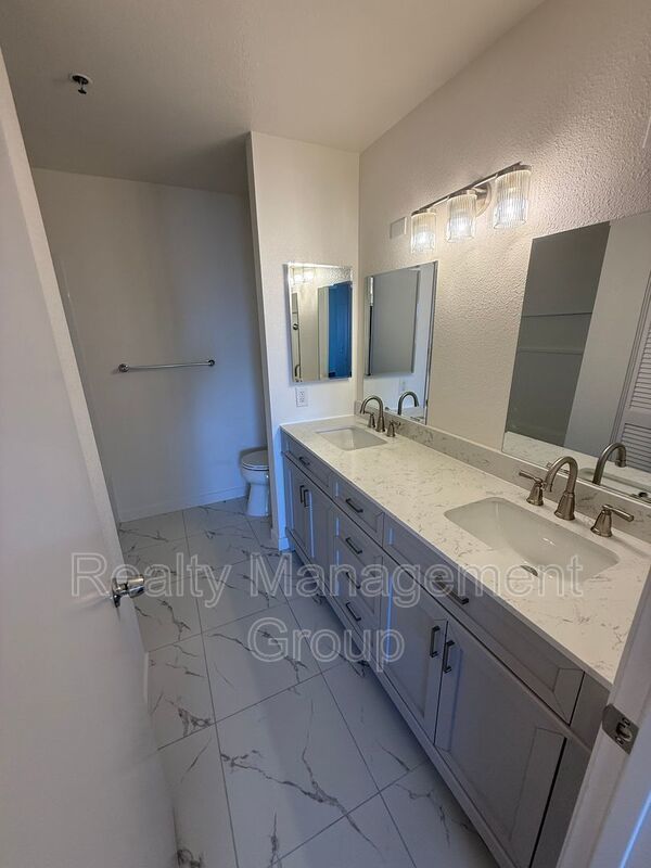 $2,600 - 2 Bed/ 2 Bath Renovated Condo Near SDSU property image