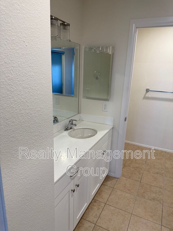 $2,600 - 2 Bed/ 2 Bath Renovated Condo Near SDSU property image