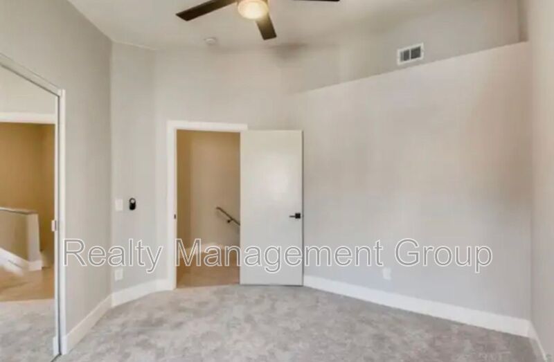 $3,700 - 3 Bed / 2.5 Bath Upgraded Townhome in The Knolls Community property image